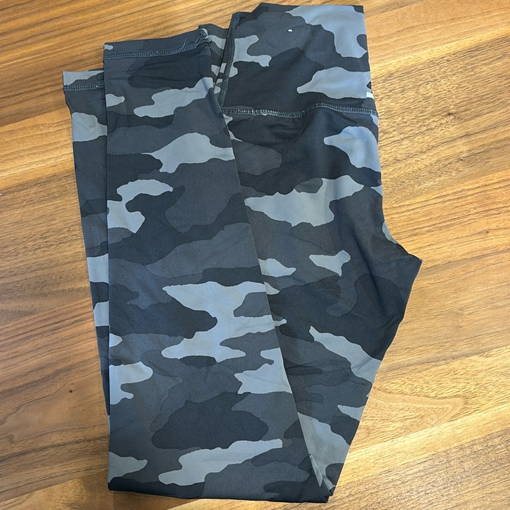 Aerie camo leggings